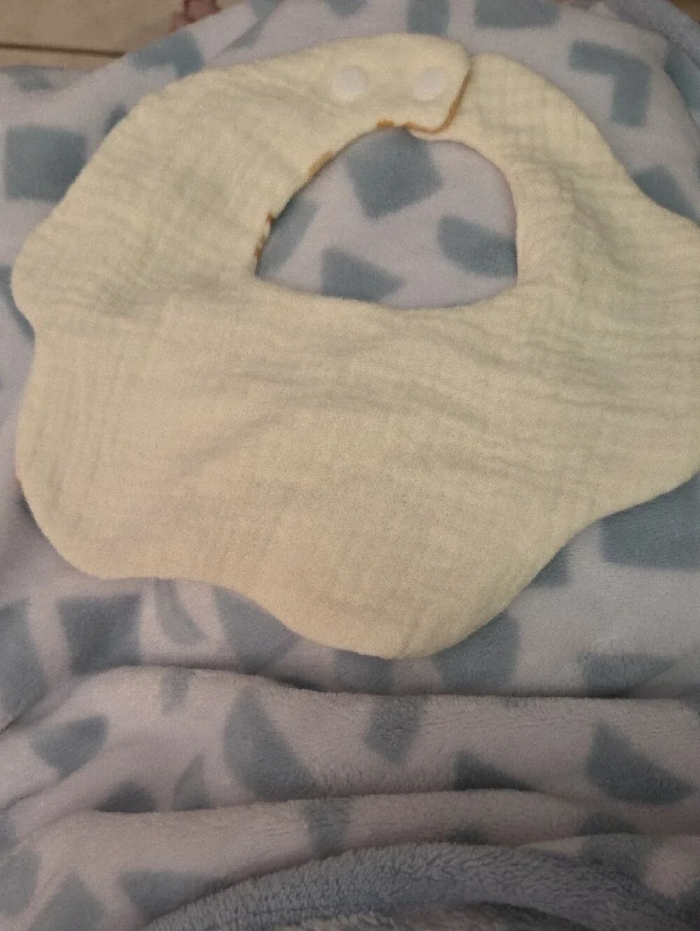 N/A soft yellow